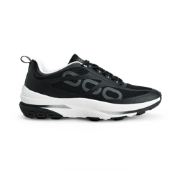 Black (001) Black