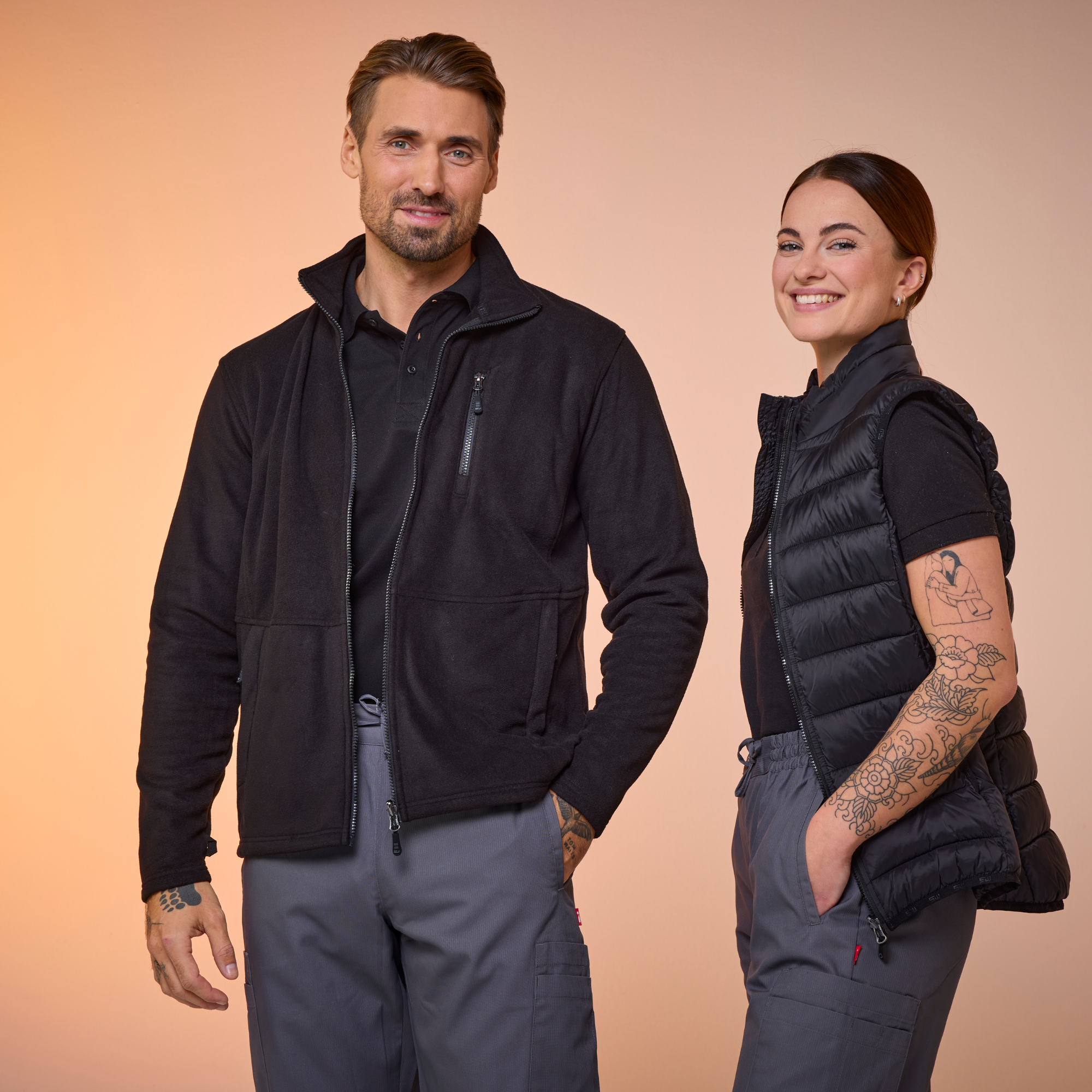 Mann in schwarzer Jacke aus dem South West – anklickbarer Link zur Kategorie Andere.